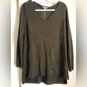 Women’s XL olive green sweater.